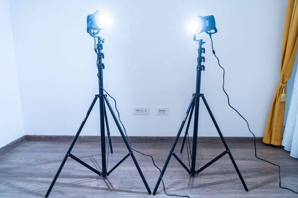 Kit studio Ulanzi VL-200Bi Lampa LED Bi-Color 200W V-Mount + Accesorii