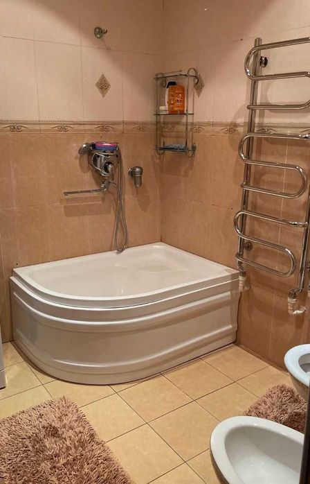 Юнусабад 8, 4/4/4 Продаётся квартира на против Биллур