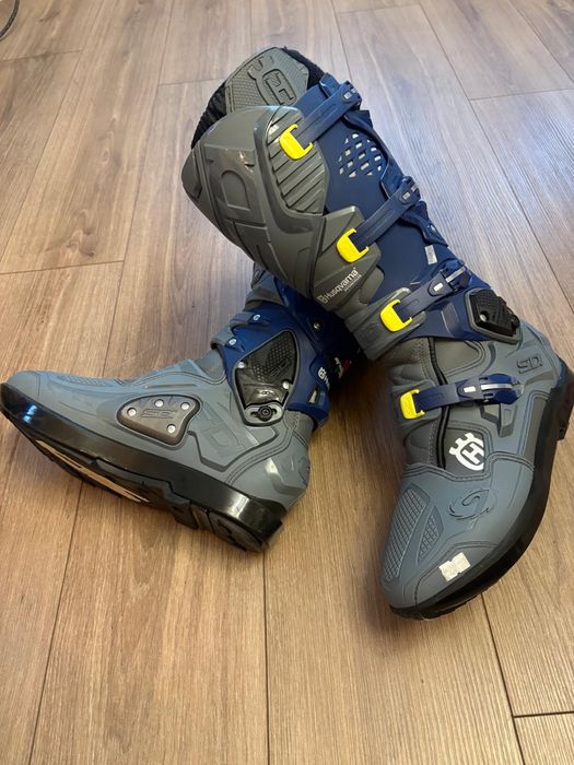 Cizme Enduro Moto Sidi Husqvarna Crosfire model 2024