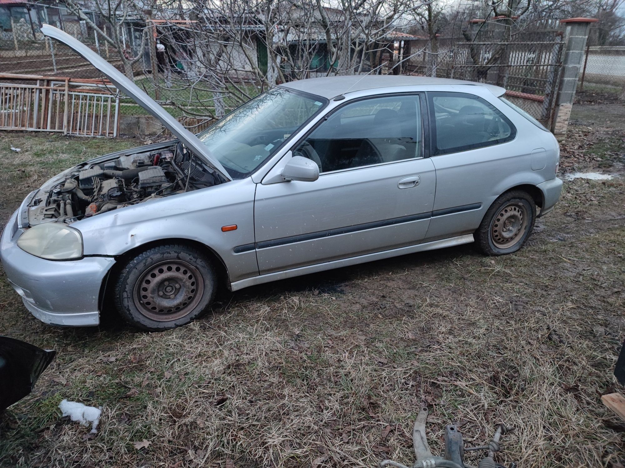 Honda civic 1.4i S на части