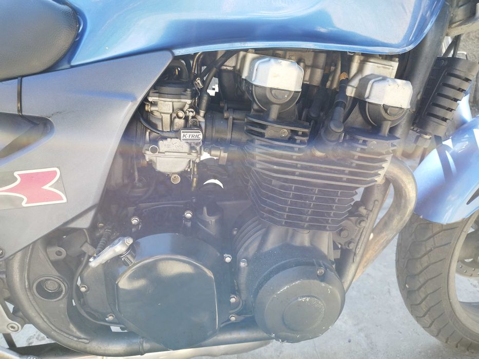 Kawasaki ZR 750 F - най-добрият мотор