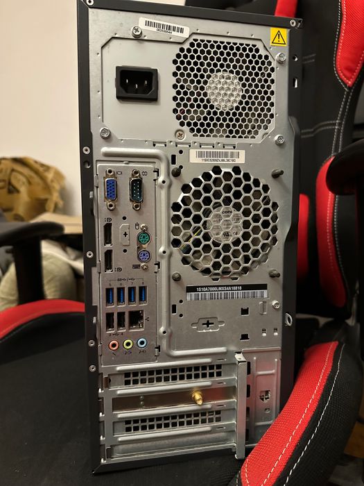 Desktop Thinkcentre i7 8gb Ram