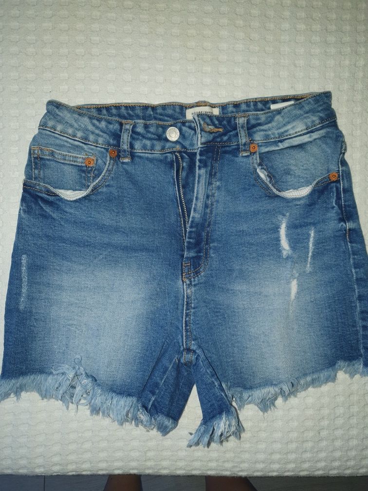 Pantaloni scurti blugi, talie inalta, marime M