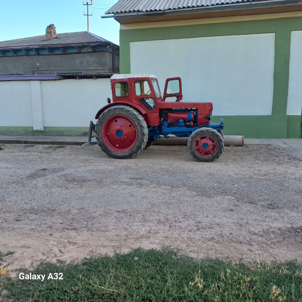 Traktor LTZ 40 gidravlicheskiy