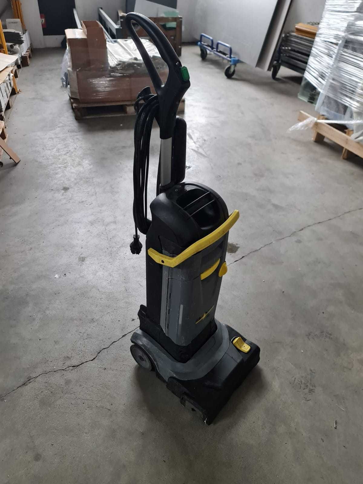 Aspirator/Masina frecat | Karcher BR30/4 - Industrial/Office! 795 euro