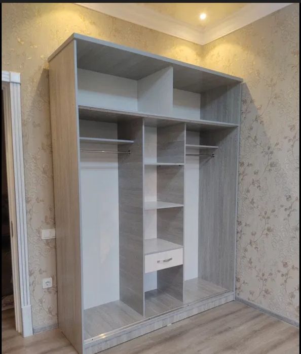 Мебель на заказ в стиле Hi tech