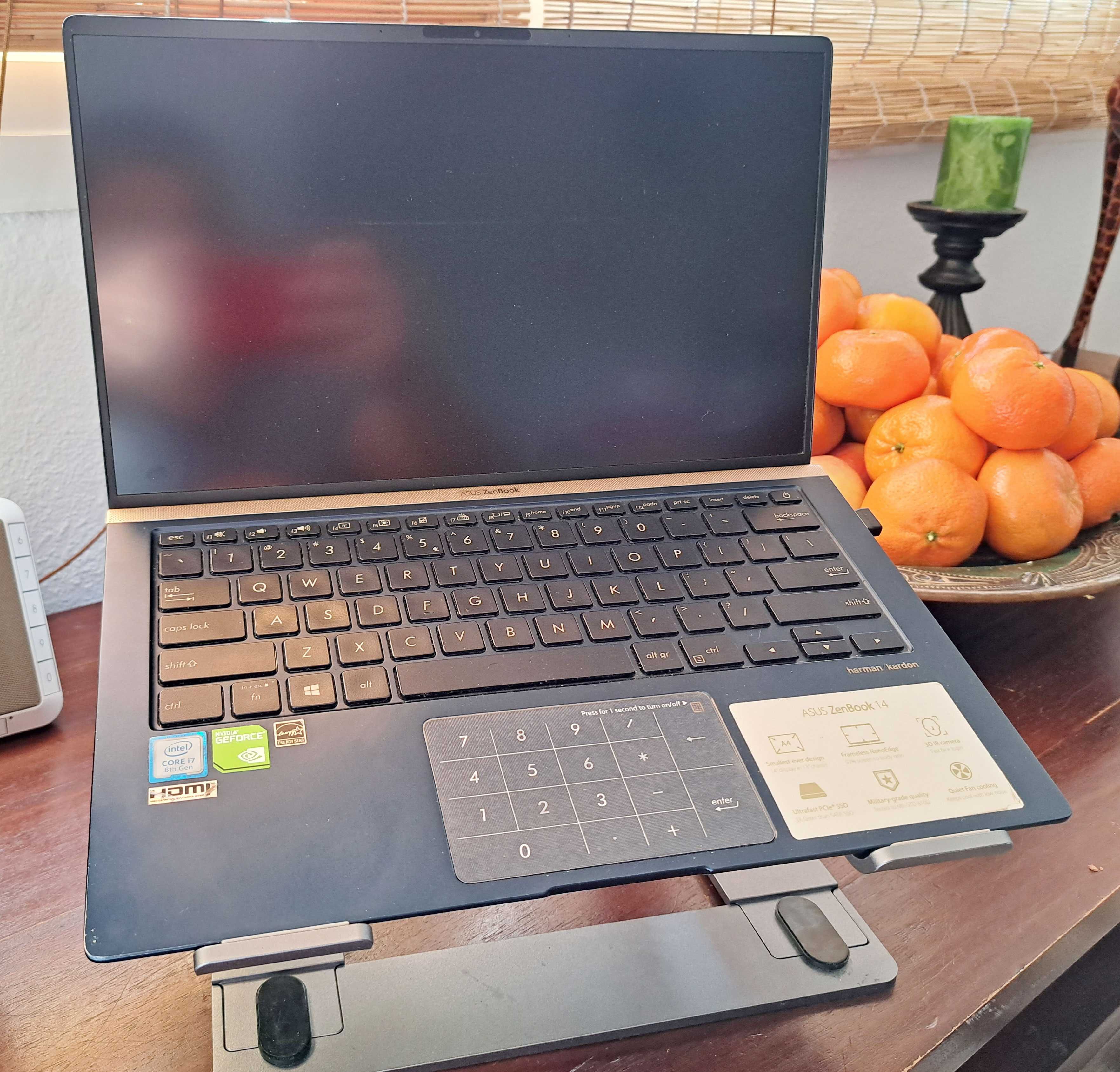 Vand Ultrabook Asus Zenbook 14, model laptop: UX433F