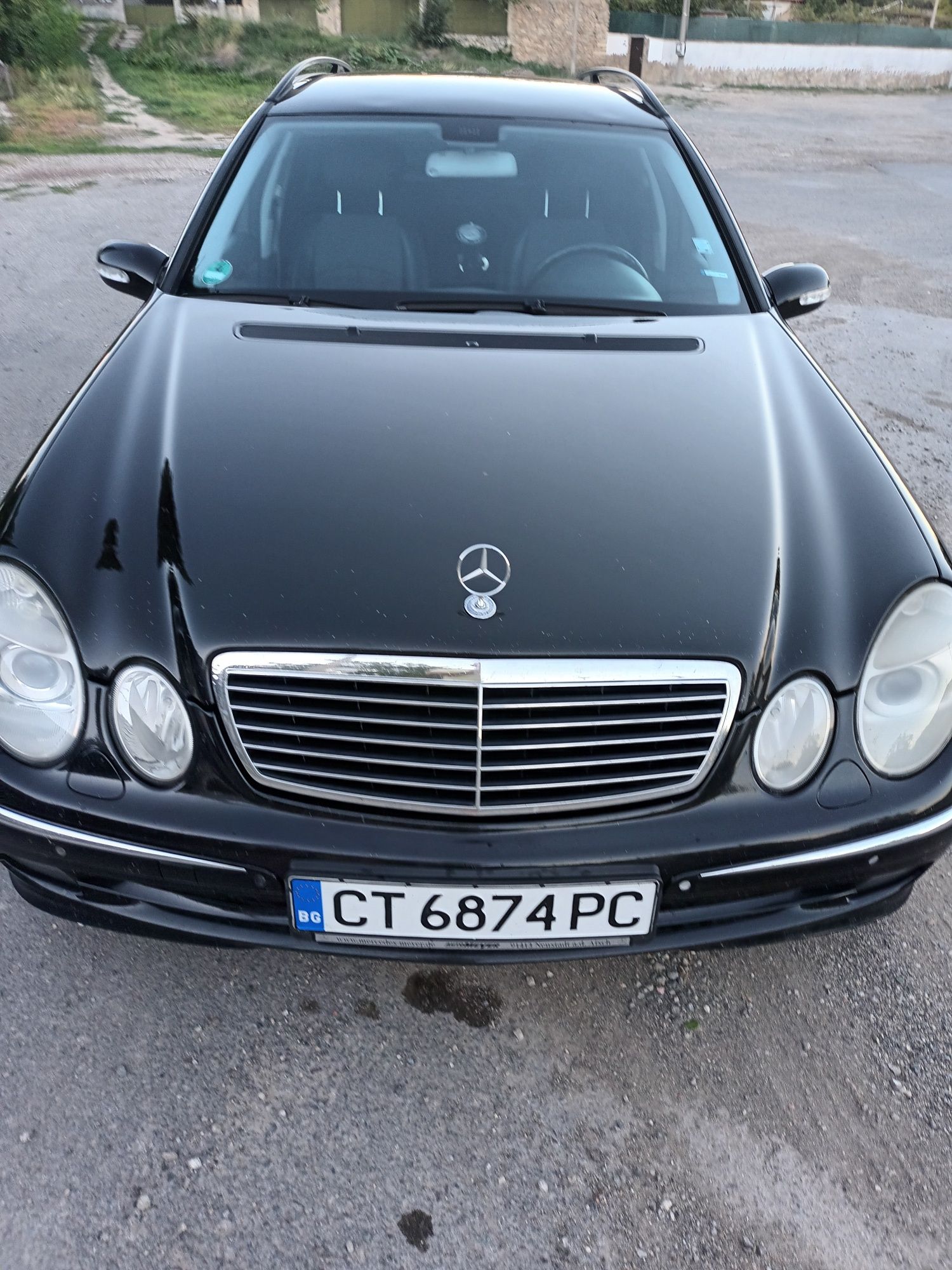 Продавам Мерцедес Е 320 CDI.