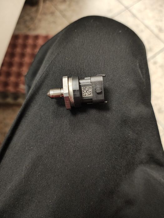 Датчик налягане на горивото високо