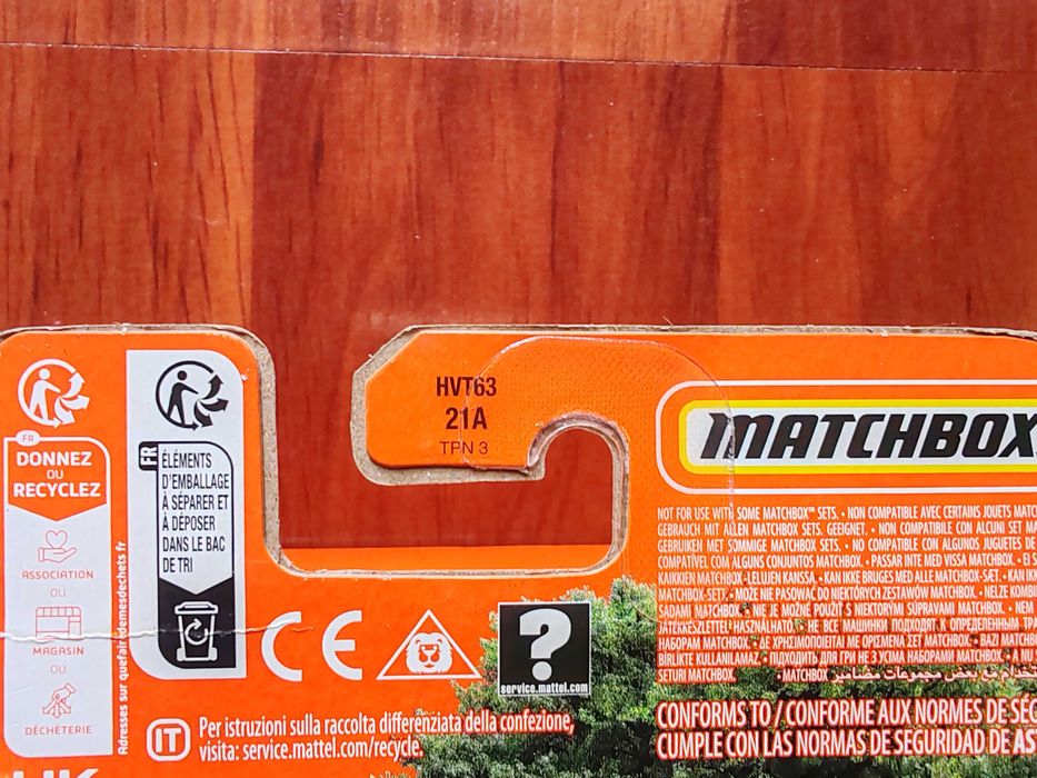 vand set masinute MATCHBOX MBX service 2022, TESLA 20 Anniversary 2023