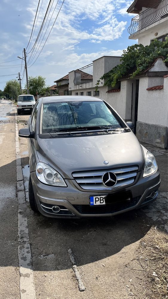 Mercedes B200 дизел 2010 година