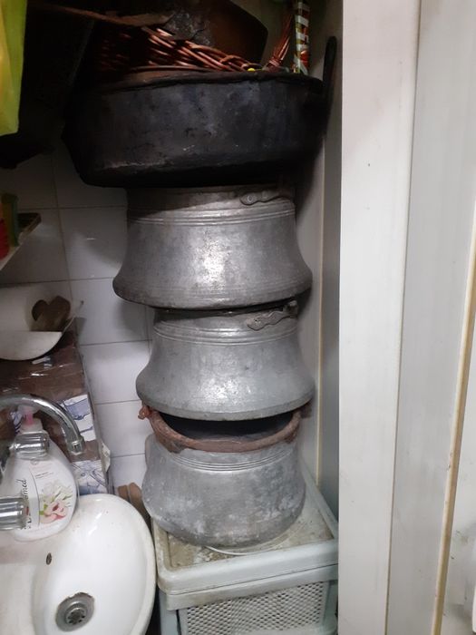 Стар бакър среден с патина и малък с капак