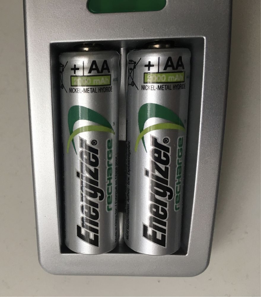Incarcator baterii AA Energizer
