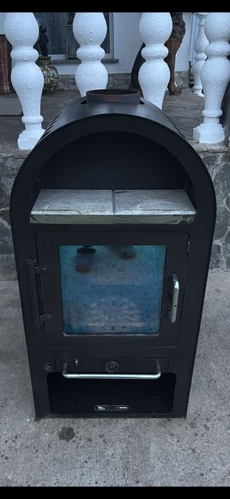 Sobă tip Șemineu. Pe lemne sau carbune