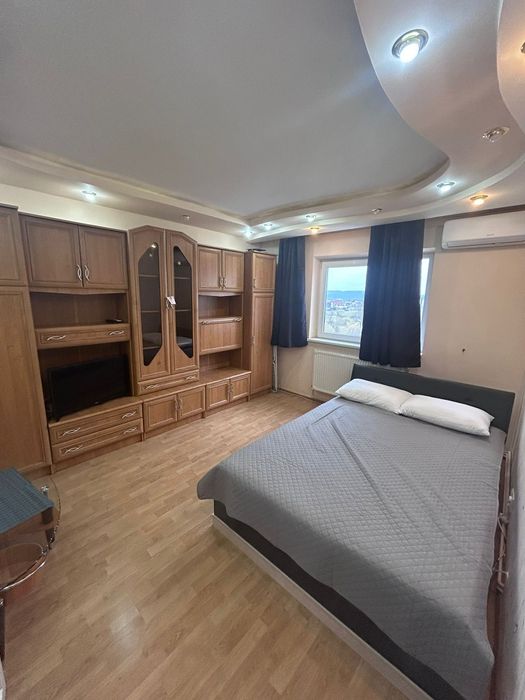 Închiriez garsonieră zona Vasile aaron