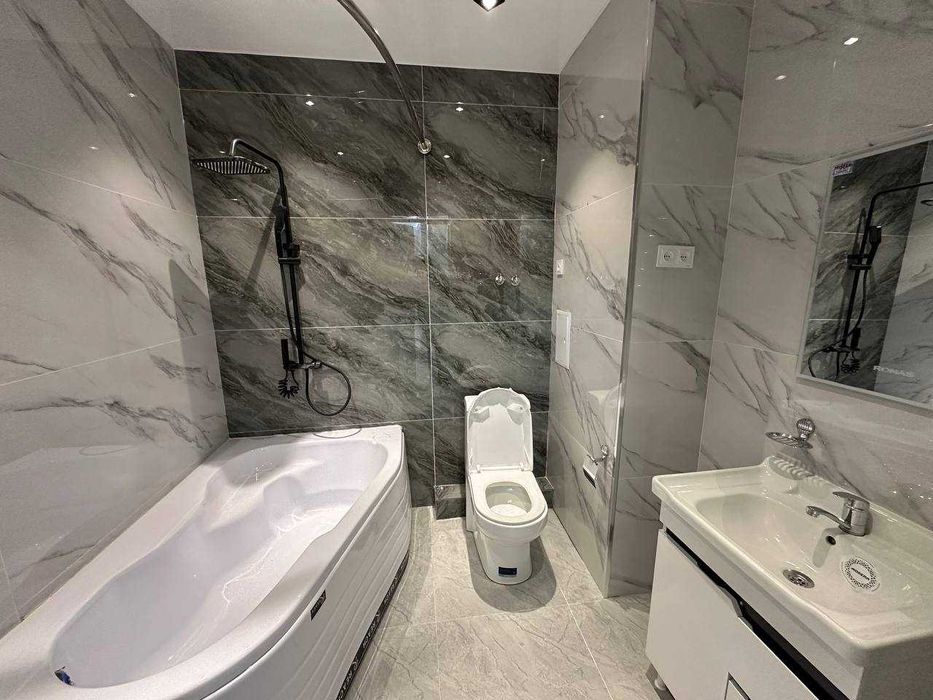 4х комнатная квартира на 3 этаже 1000кв/м,  в Самарканде