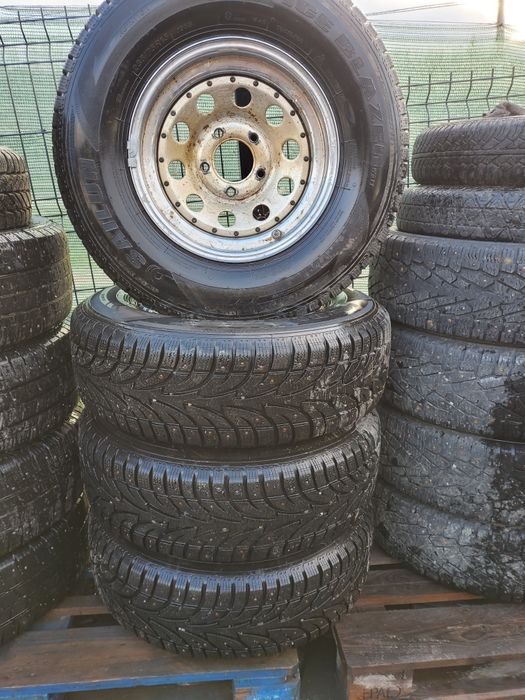 Roți jante cu anvelope de iarna 5x139.7  235/75/15 r15