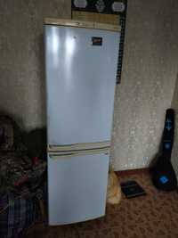 Продам холодильник рабатает отлично адресс кабанбай батыра 147.