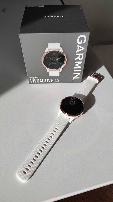 Смарт часовник Garmin - Vivoactive 4S бял/златист