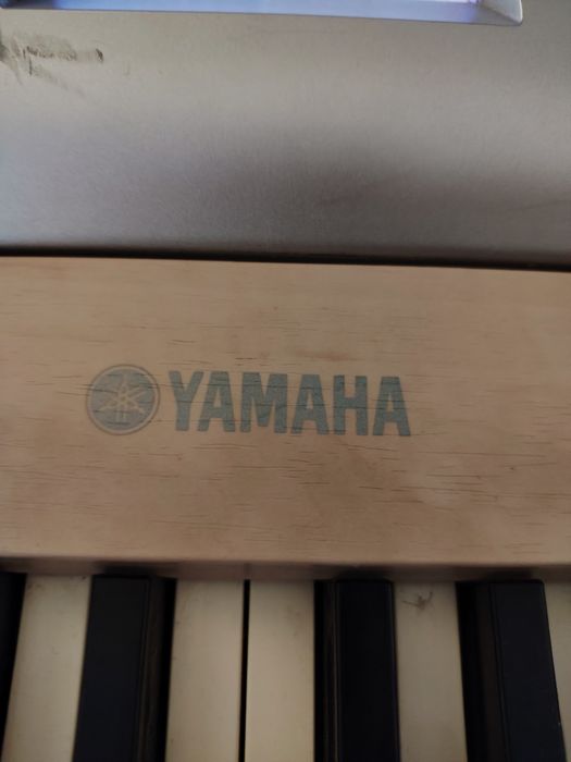 Vând Orga YAMAHA