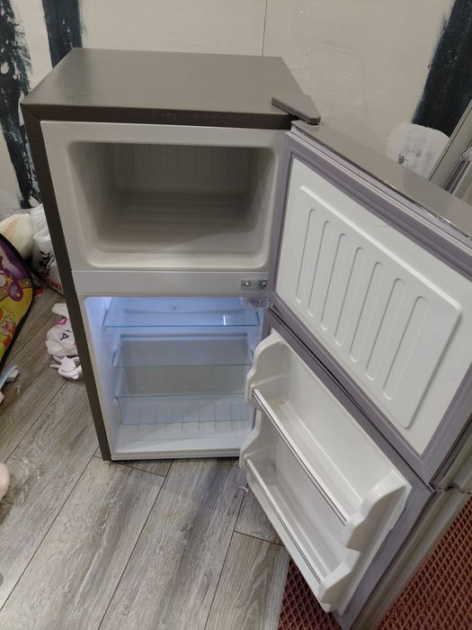 Продам холодильник офисный