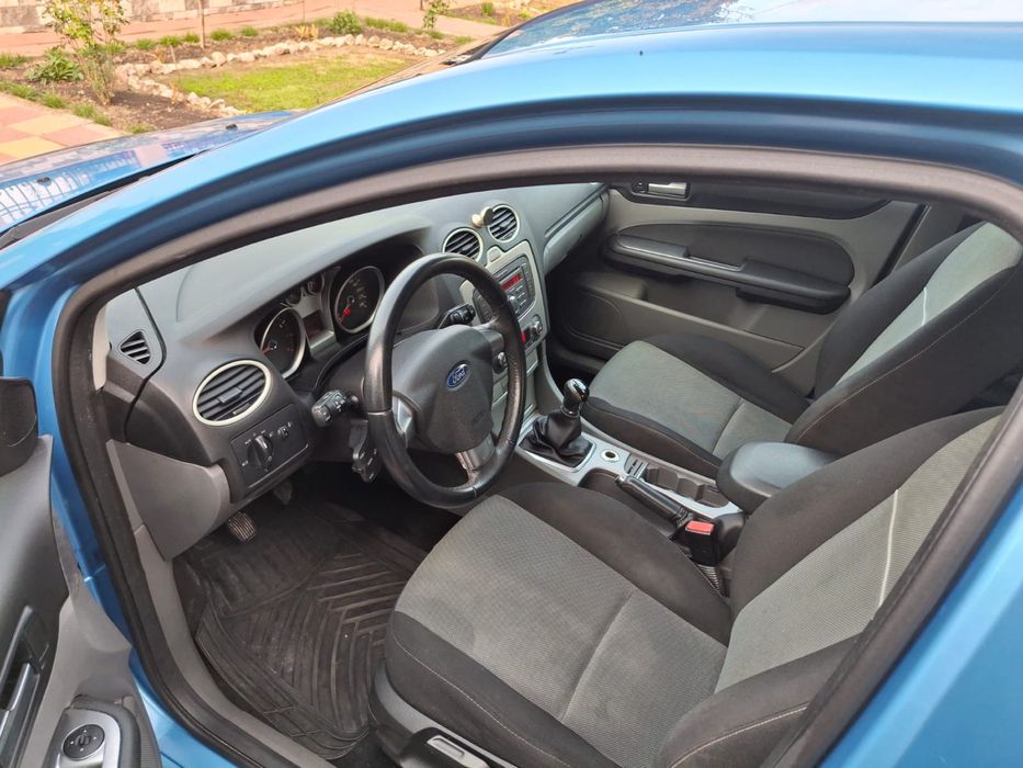 Ford Focus 1,6 Benzina-101cp-euro5- 2011-recent adus pe roti