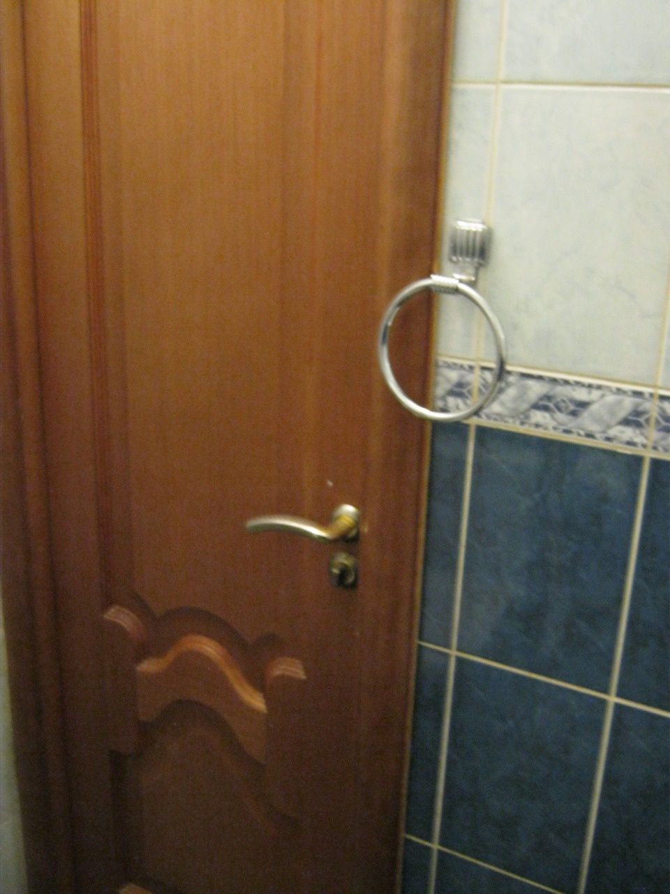 Аренда помесячно, 2х-комн.кв. в мкр.Алмагуль, 2/5эт, дом во дворах .