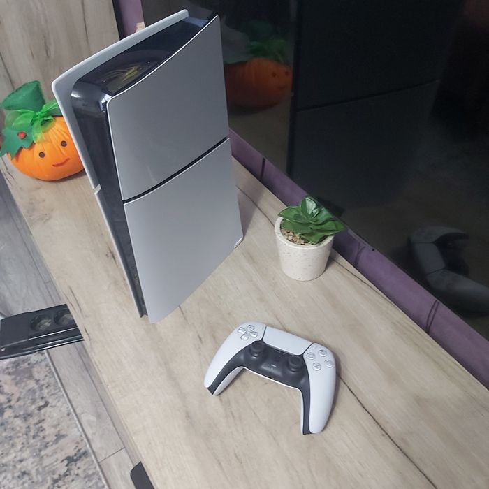 Playstation 5 Slim Digital 1Tb 2 controllere ,casti gaming wireles