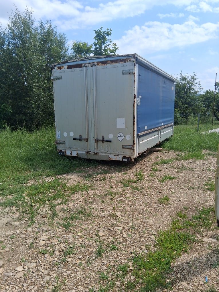 Vând container / cub