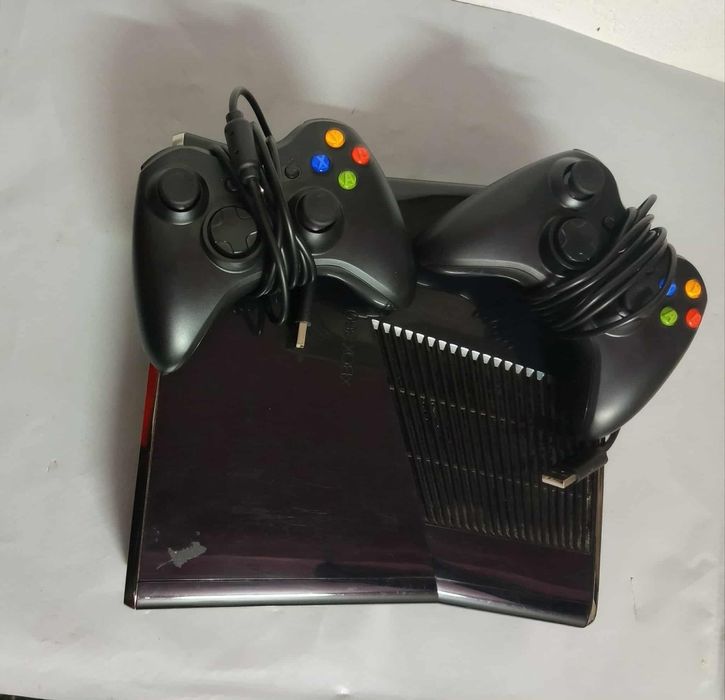 Vând Xbox 360S- Perfect funcțional