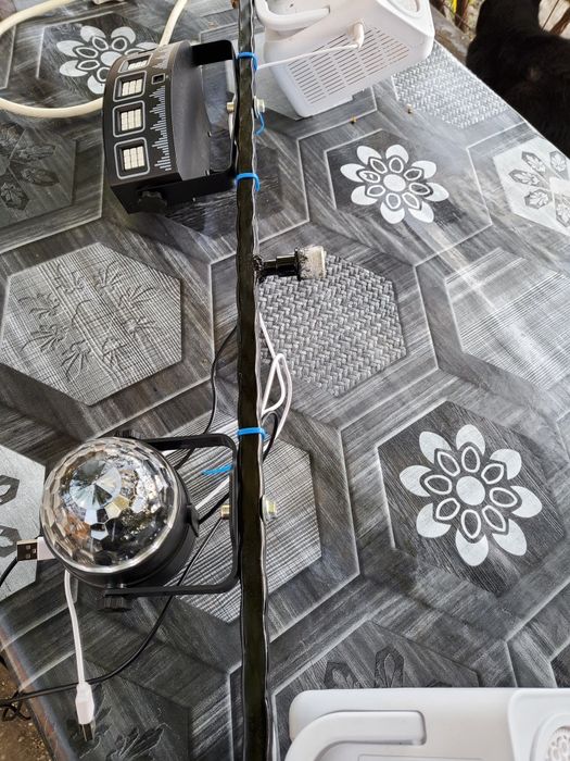 Stativ lumini si bule săpun