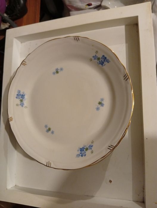 Български порцеланови сервизи за хранене  , и др.