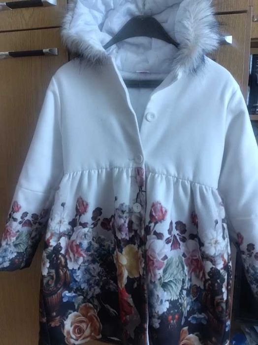 Зимно палто за момиче 146см.