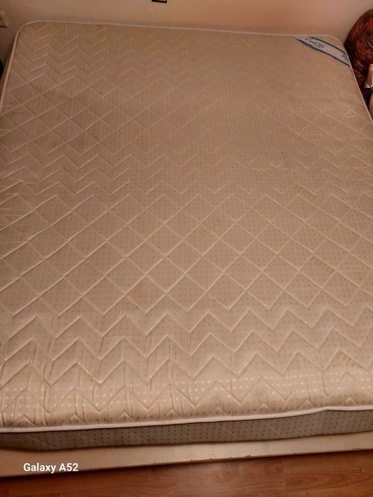 Продавам  3 матрака за спалня