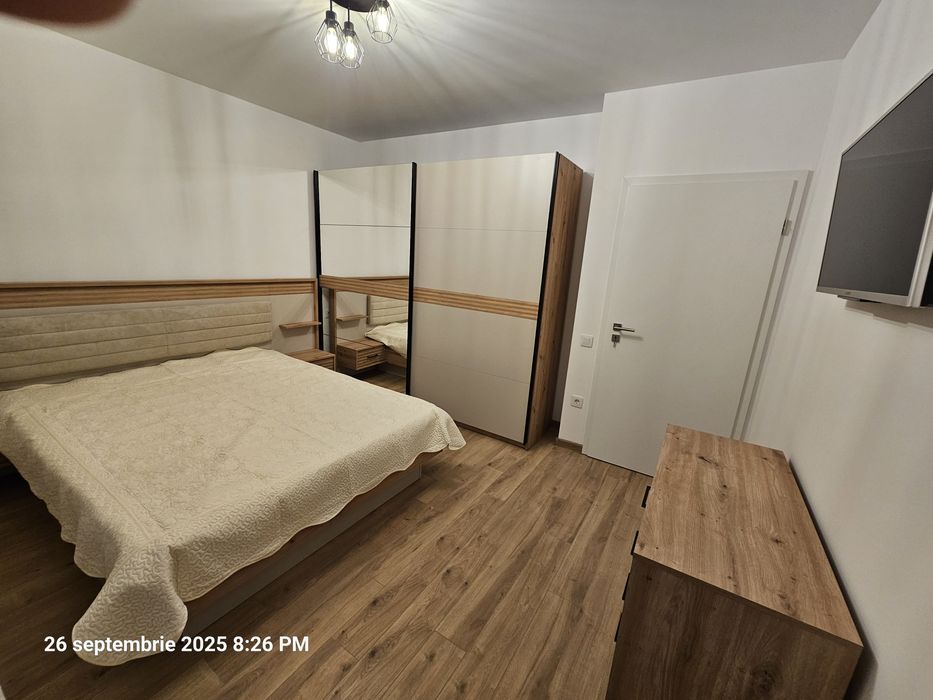 Apartament  3 camere de închiriat