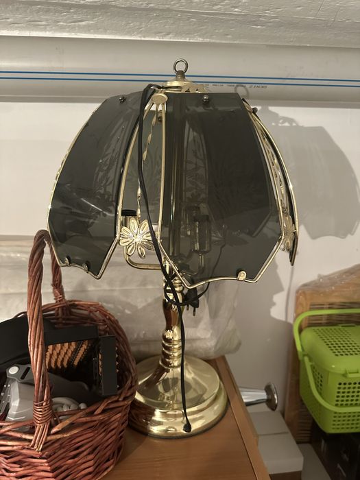 Светильник срочно продам