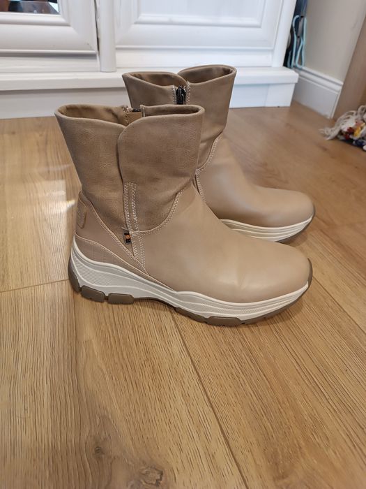 Дамски боти номер 39