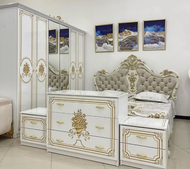 Спальный гарнитур