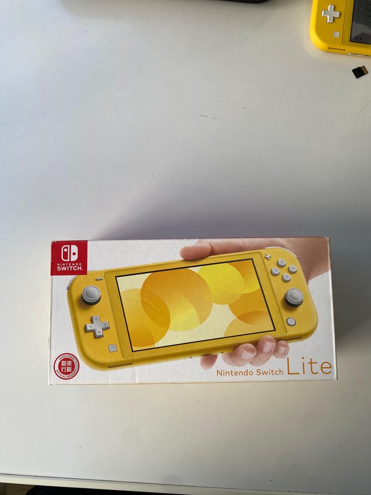 Nintendo Switch Lite galben+cutie+card 256gb+husă+încărcător|ca nou