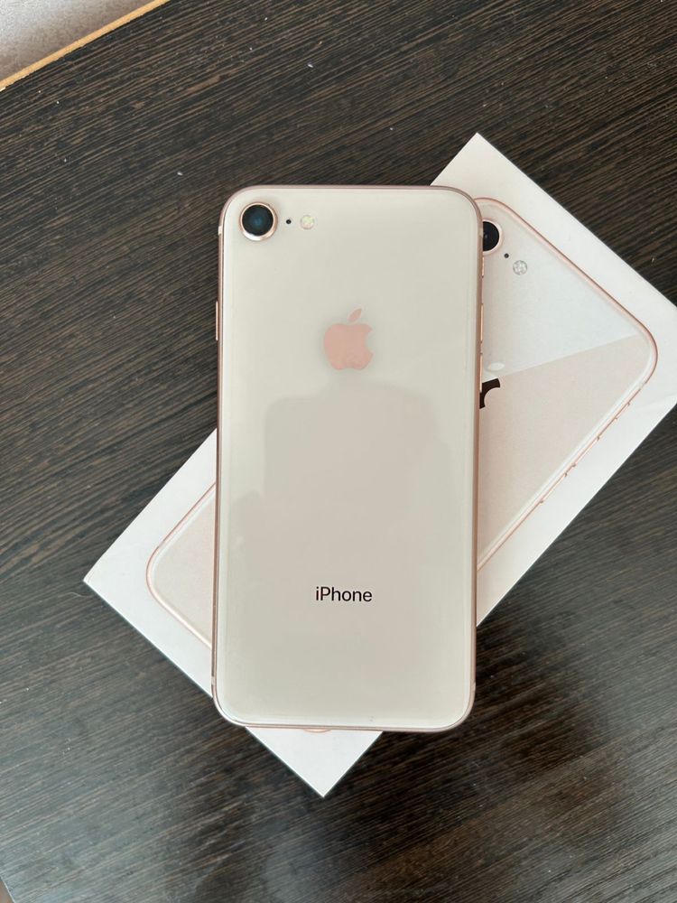 Продам iphone 8