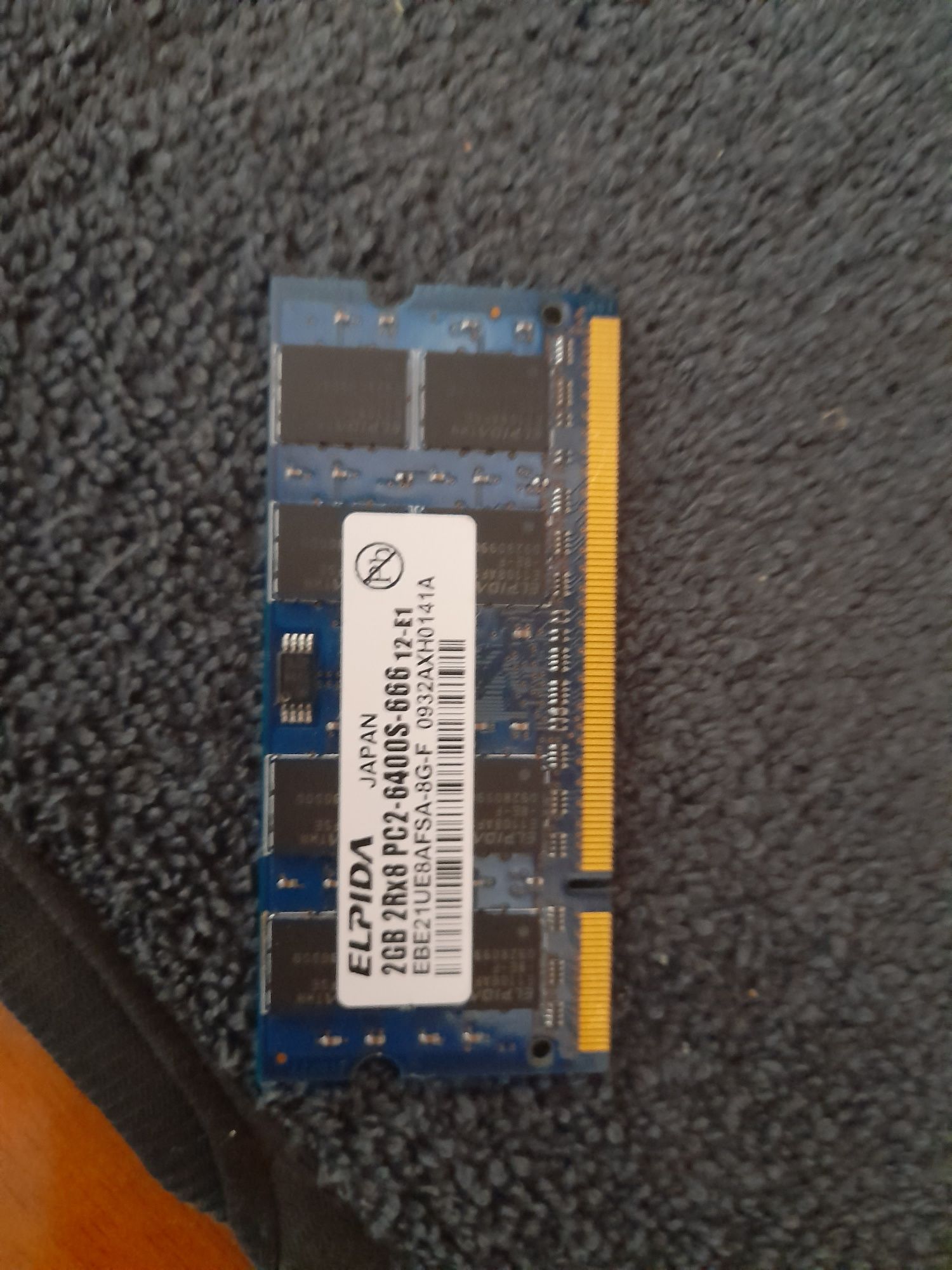 Vand 4 bucati rami ddr 4gb si 2 buc pt laptop de 2gb fiecare