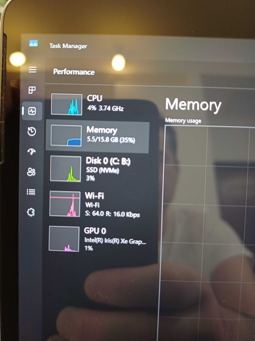 Surface Pro 9, PixelSense Flow i5 10 coruri 12 threads 16GB RAM DDR5