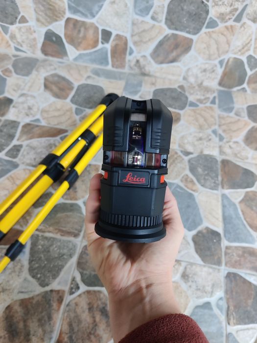 Nivelă Laser Leica rază verde