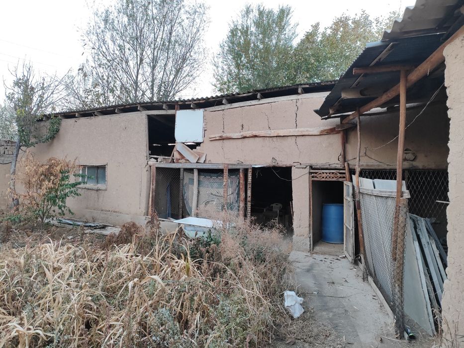 Xasanboy sixatgox 2 berk koʻchasi 9 uyda 2 sotix yer sotiladi