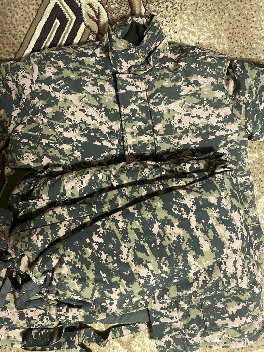 Продам  бушлат зима утепленный штаны  в комплекте обмен сматртфон