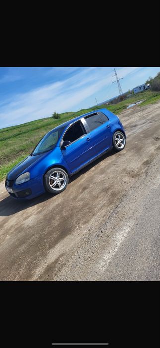 vand golf 5, 14 benzina.