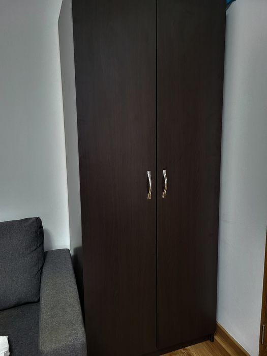 Dulap 2 uși , utilizat câteva luni de la executarea sa la comandă.