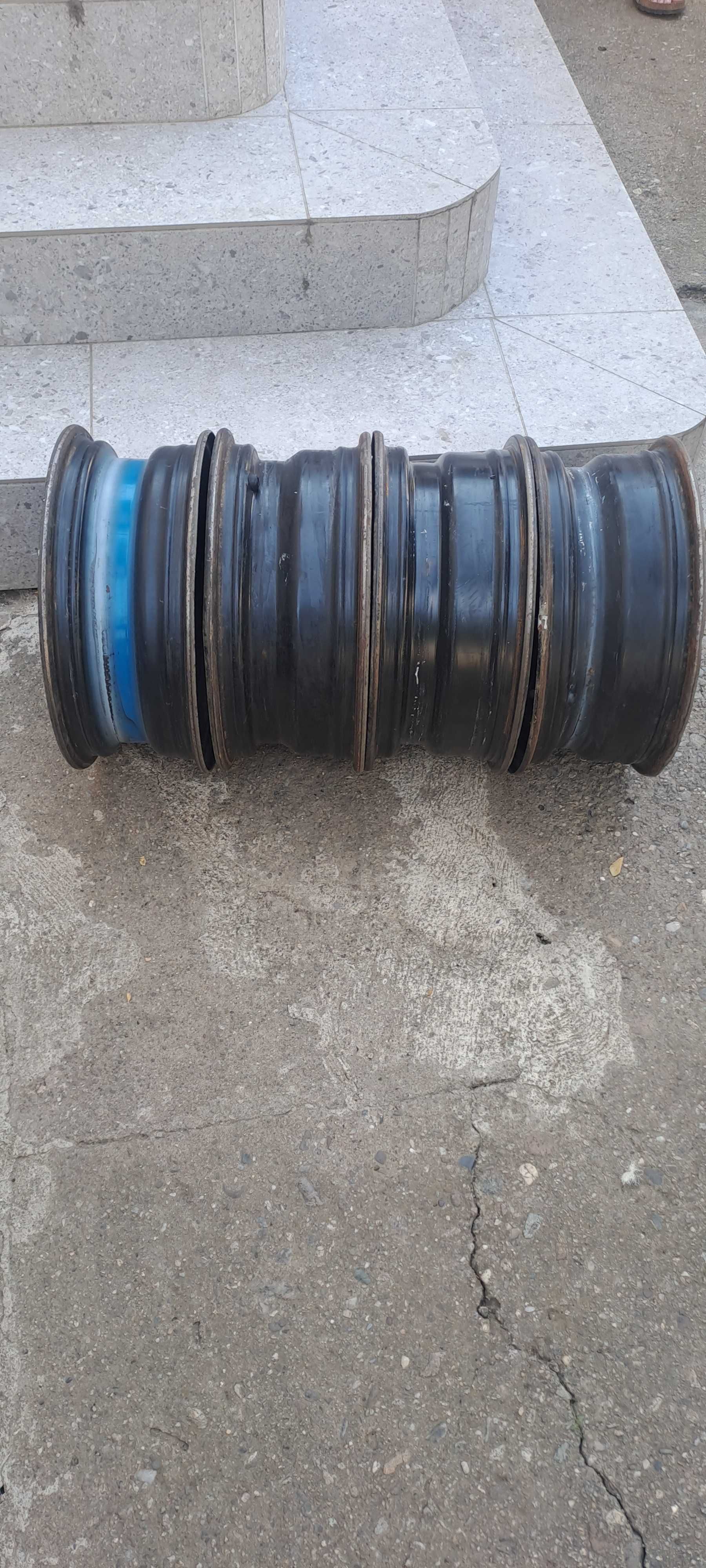 Продавам железни джанти за Ауди В4