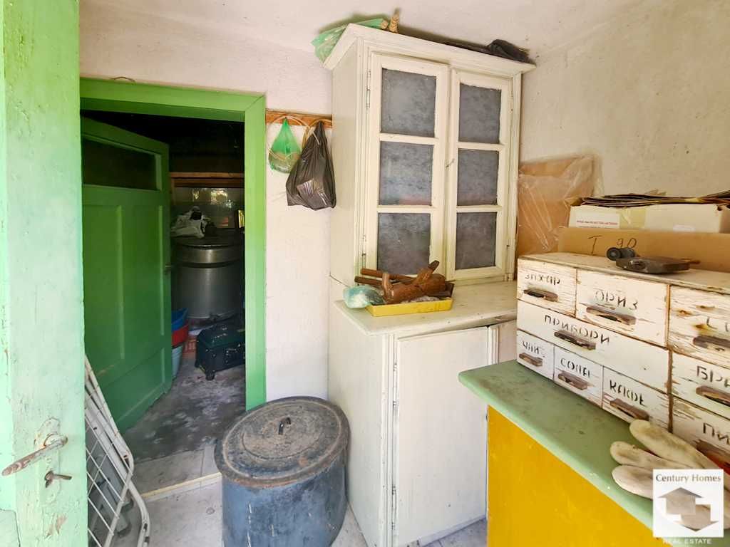 175094 Частично реновирана къща в с.Добромирка, 30 км. от В.Търново