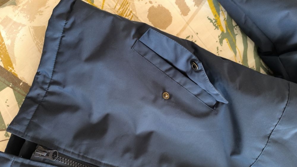 Зимно яке, футболен клуб ДИТ